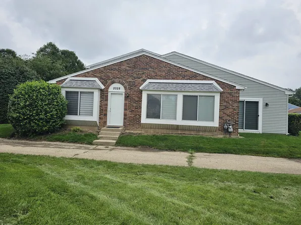 2028 Sudbury Dr, Hoffman Estates, IL 60169