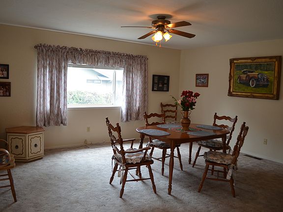5th image of 16321 Acorn Dr