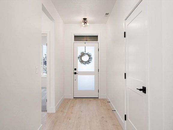 2nd image of 3411 Nuthatch St