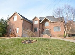 2614 Rossmoor Dr, Pittsburgh, PA