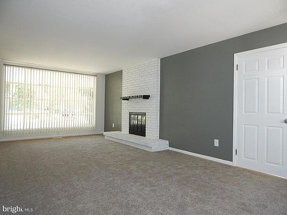 4th image of 1708 Woodcrest Dr