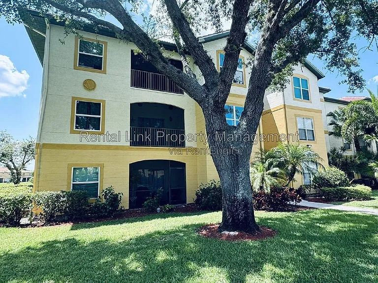 11530 Villa Grand #1121 — Photo 1