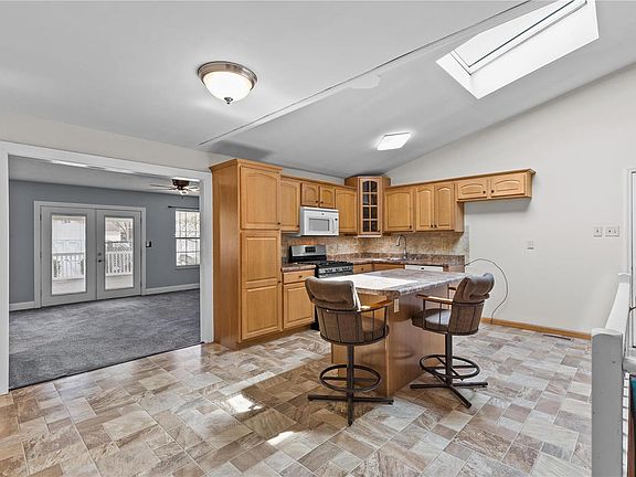 5th image of 2868 Laurel View Ln