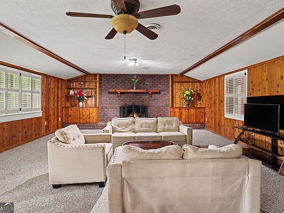 4th image of 525 Lawshe Rd