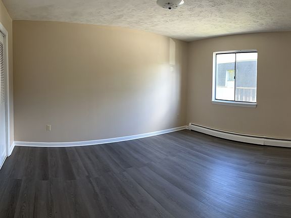 2nd image of 6 Tanglewood Dr #4