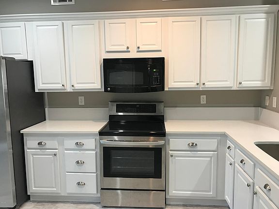 5th image of 707 Plum Ln