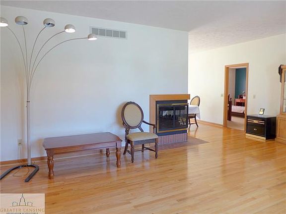 3rd image of 2920 E Audreys Way