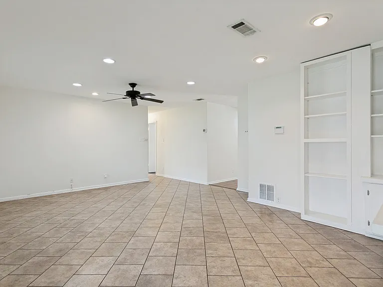 4407 Sun Vista Ln — Photo 14