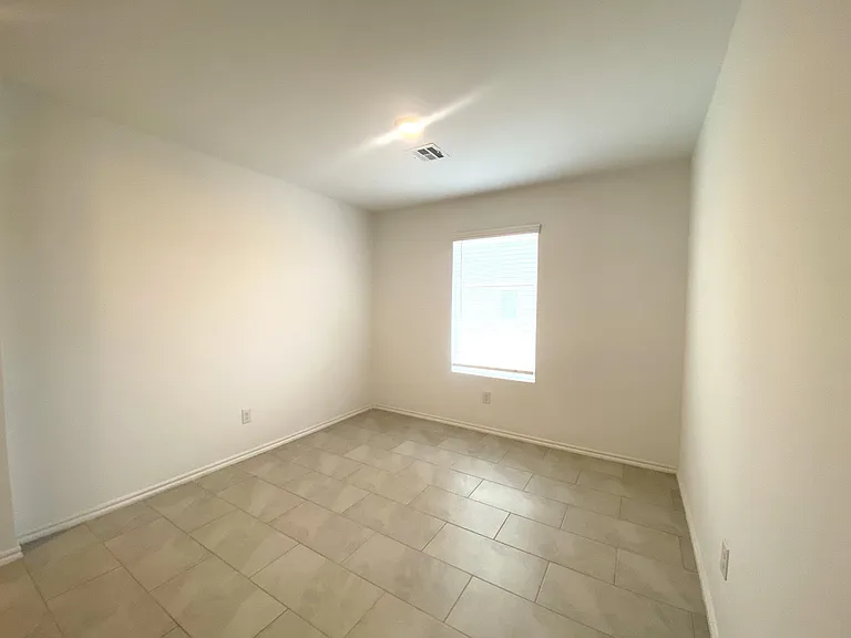 10921 SW 22nd St — Photo 14