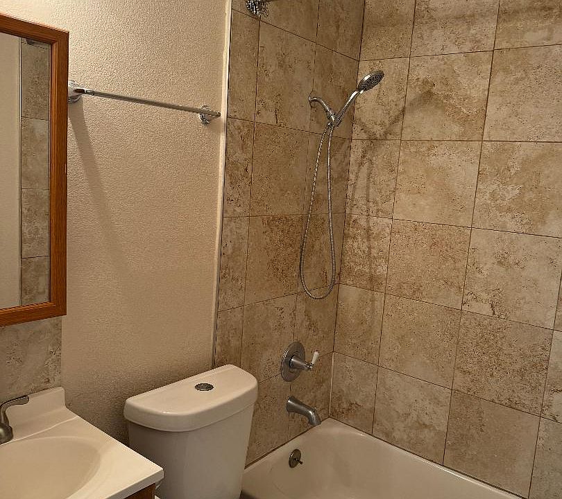 2nd image of 808 Woodward St #4