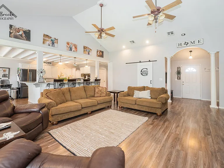 800 Shore Line Dr — Photo 7