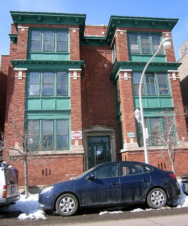 1st image of 4140 N Clarendon Ave #2S