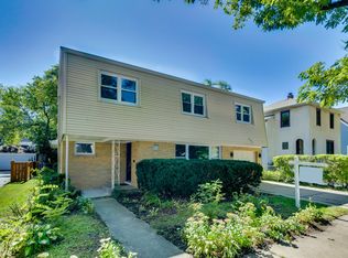 261 E Quincy St, Riverside, IL 60546