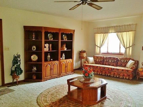5th image of 1198 Holland Cir