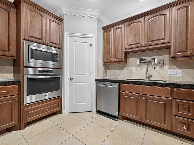 13423 Preston Cliff Ct — Photo 14