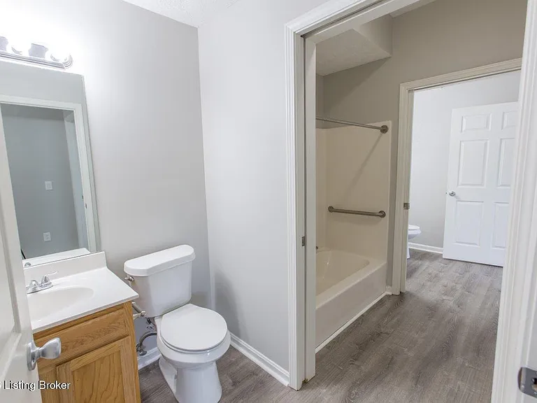 608 E Spring St #2 — Photo 8