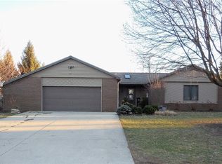 2311 Holly Way, Columbus, IN 47203