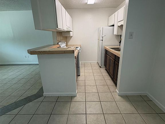 4th image of 1301 Greenlawn Pkwy APT A