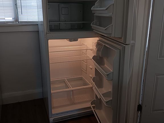 4th image of 2180 Lakeview Dr APT 1
