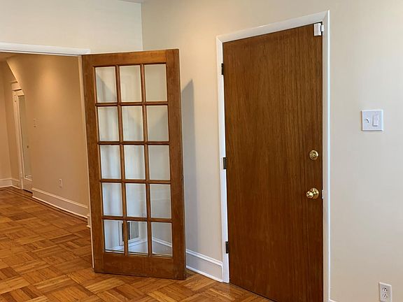 5th image of 913 S 11th St #1