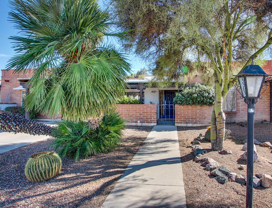 1st image of 444 E Paseo Chuparosas