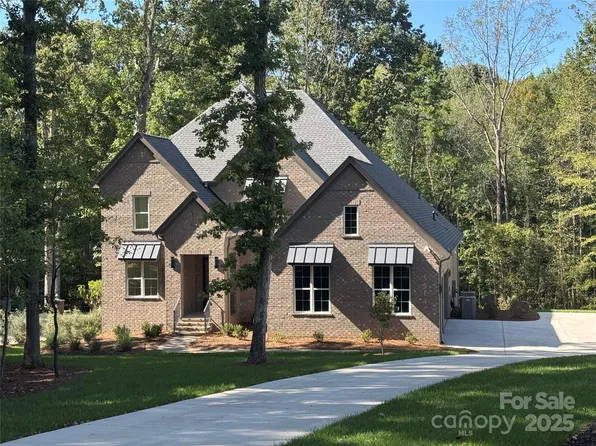 3314 Lakeside Dr, Charlotte, NC 28270