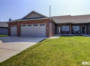 4616 Castle Pines Dr, Springfield, IL 62711