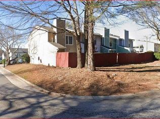 1021 Thornwoode Ln, Stone Mountain, GA 30083