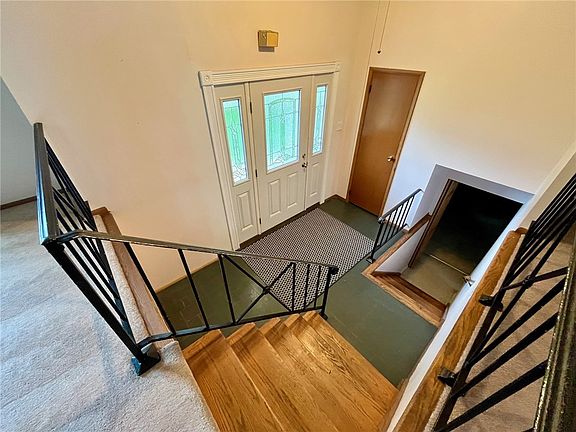 5th image of 104 Valley View Dr