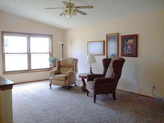 5th image of 720 E Groveland Dr