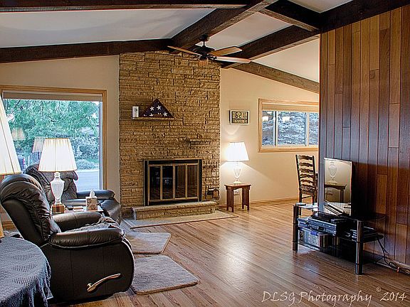 4th image of 505 W 3rd Avenue Dr