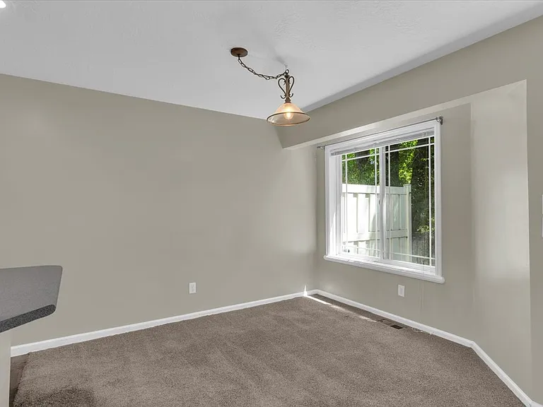 691 E Union Pines Ct — Photo 6
