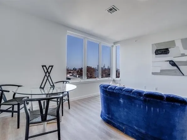 306 Bergen Avenue image 4 of 8