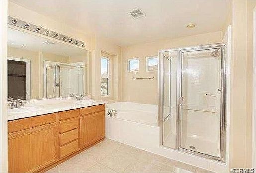 3rd image of 32571 Wildflower Dr