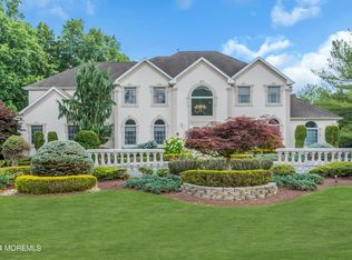 5 Old Cider Mill Rd, Manalapan, NJ 07726