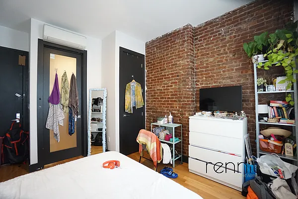 Rented by Rennit Inc. | media 6