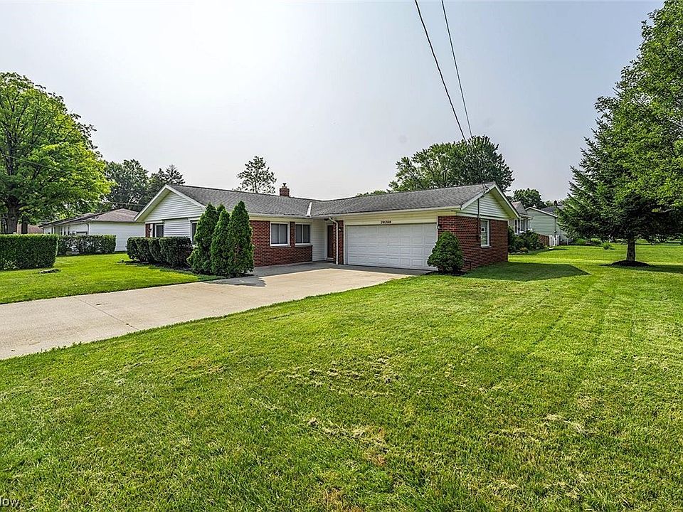 1st image of 28289 Westlawn Dr