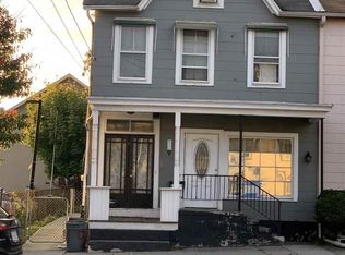 9 West St, Newburgh, NY 12550