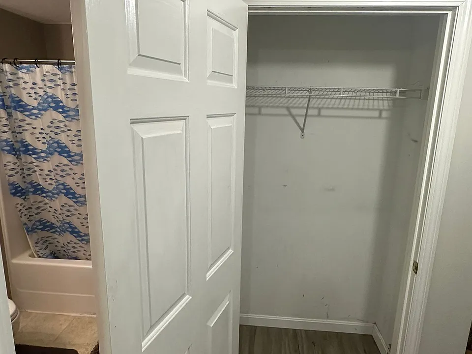 Entry way Closet and common full bath