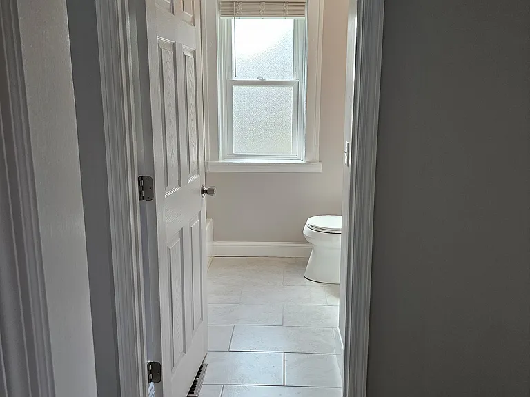 6250 Clemens Ave #1W — Photo 10