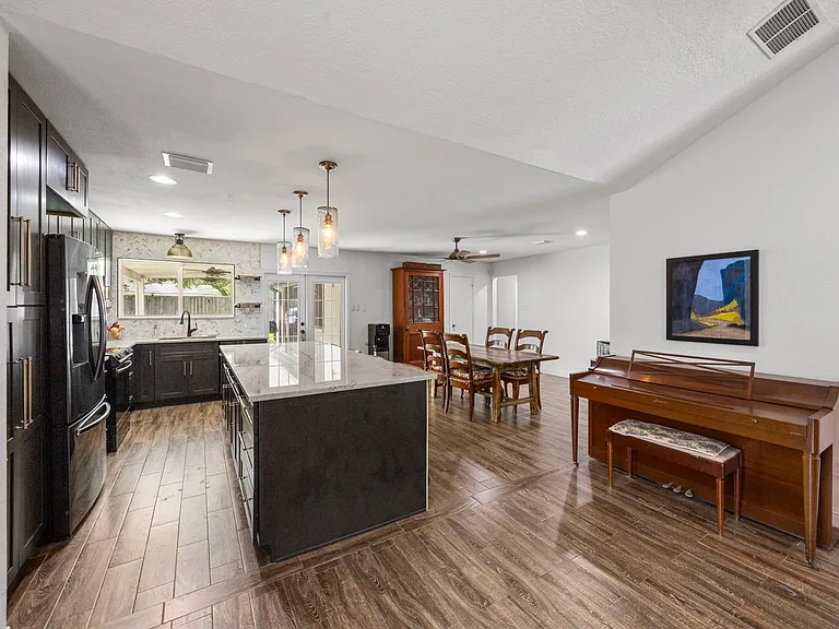 22610 Coriander Dr — Photo 10