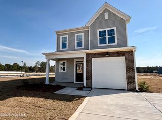 900 Peckham Loop, Aberdeen, NC 28315