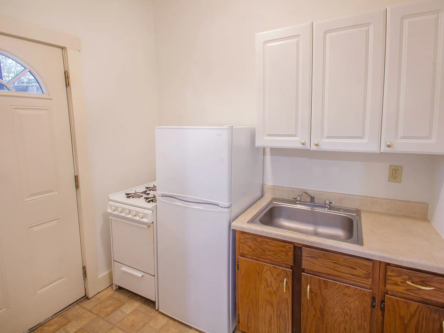 1 bed, 905 sqft, $1,000 — Photo 4