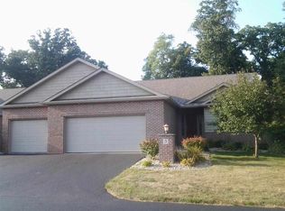 3 Autumn Creek Ct, Coal Valley, IL 61240