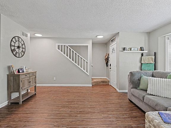 5th image of 1708 E Evergreen Ct