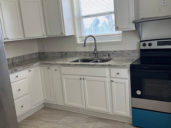 3rd image of 600 Riverview Blvd #5