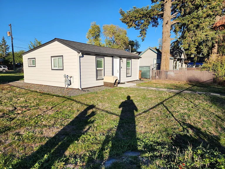 1209 E North Ave — Photo 2