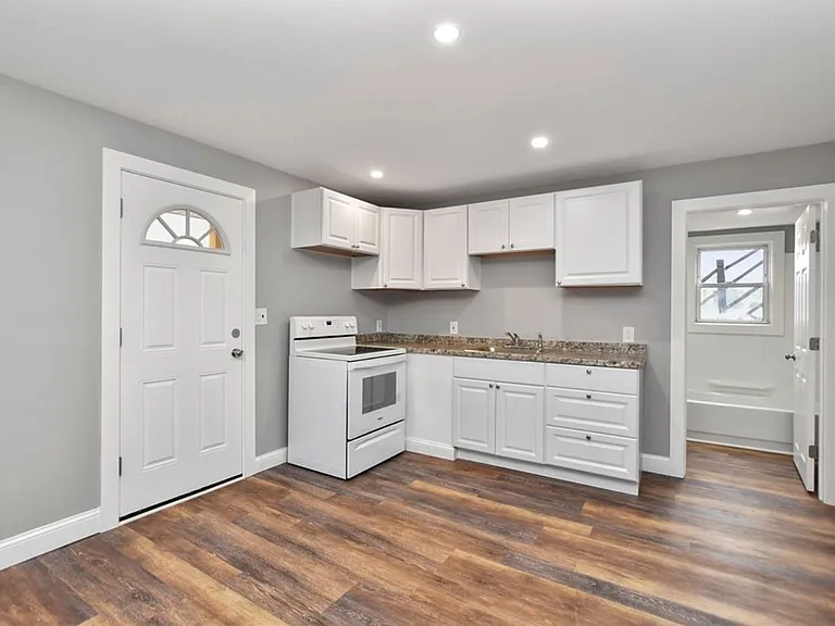 41 Edwards St #1 — Photo 6