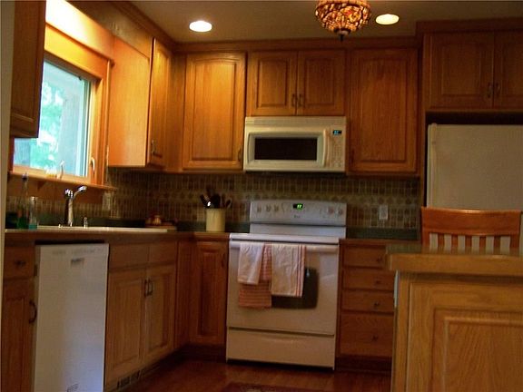 5th image of 130 Brentwood Ln