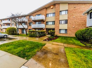 2000 Bayside Dr UNIT 301, Palatine, IL 60074